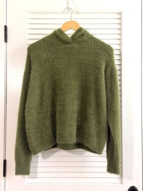 TITLE Philosophy Republic Clothing M Olive Green Fuzzy Hooded Sweater Soft Cozy